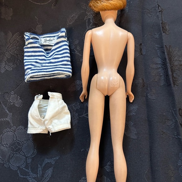 Barbie Fashion Queen doll with total bubble cut wig and black label blue top - Picture 4 of 12